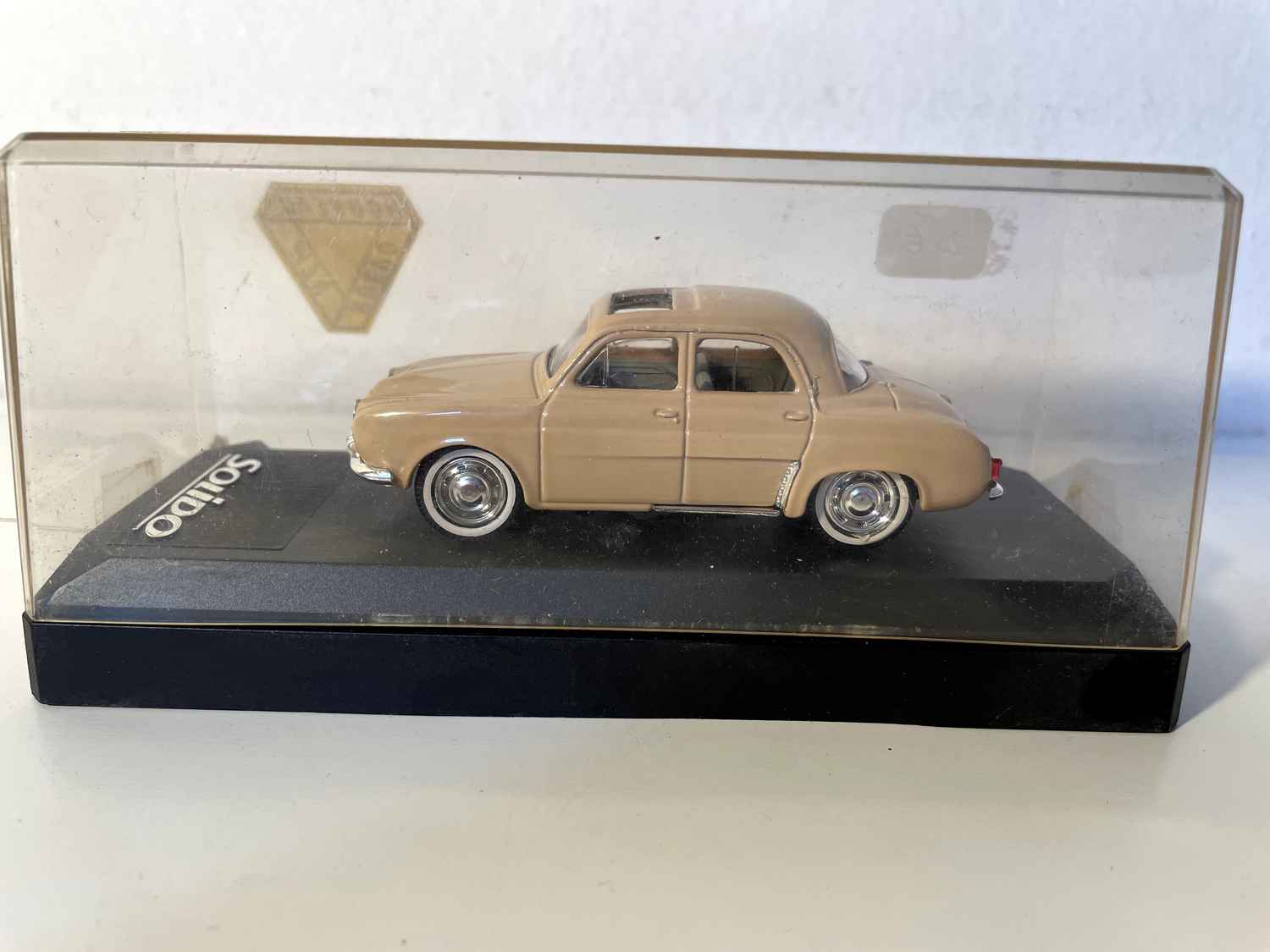 Techo corredizo marrón Renault Dauphine Solido referencia 4542