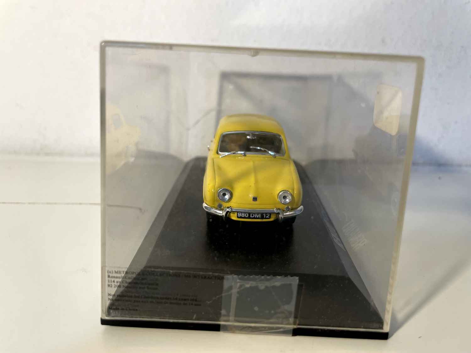 Renault Dauphine amarillo de 1961
