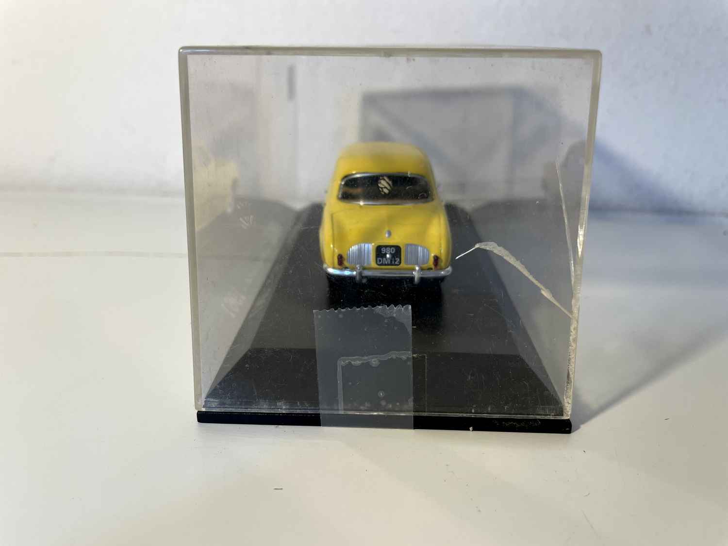 Renault Dauphine amarillo de 1961