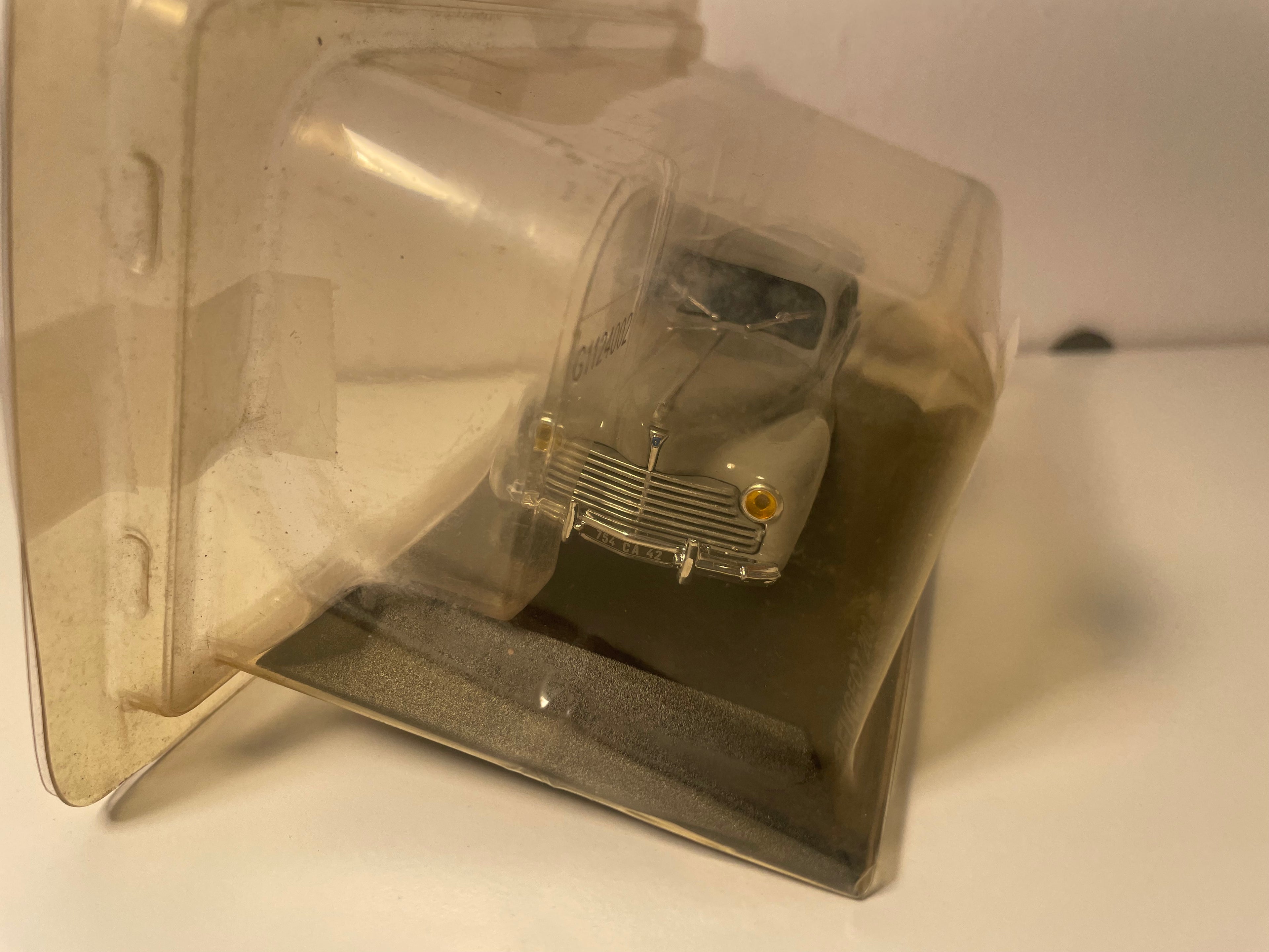Peugeot 203 grise de 1954 (sous blister)