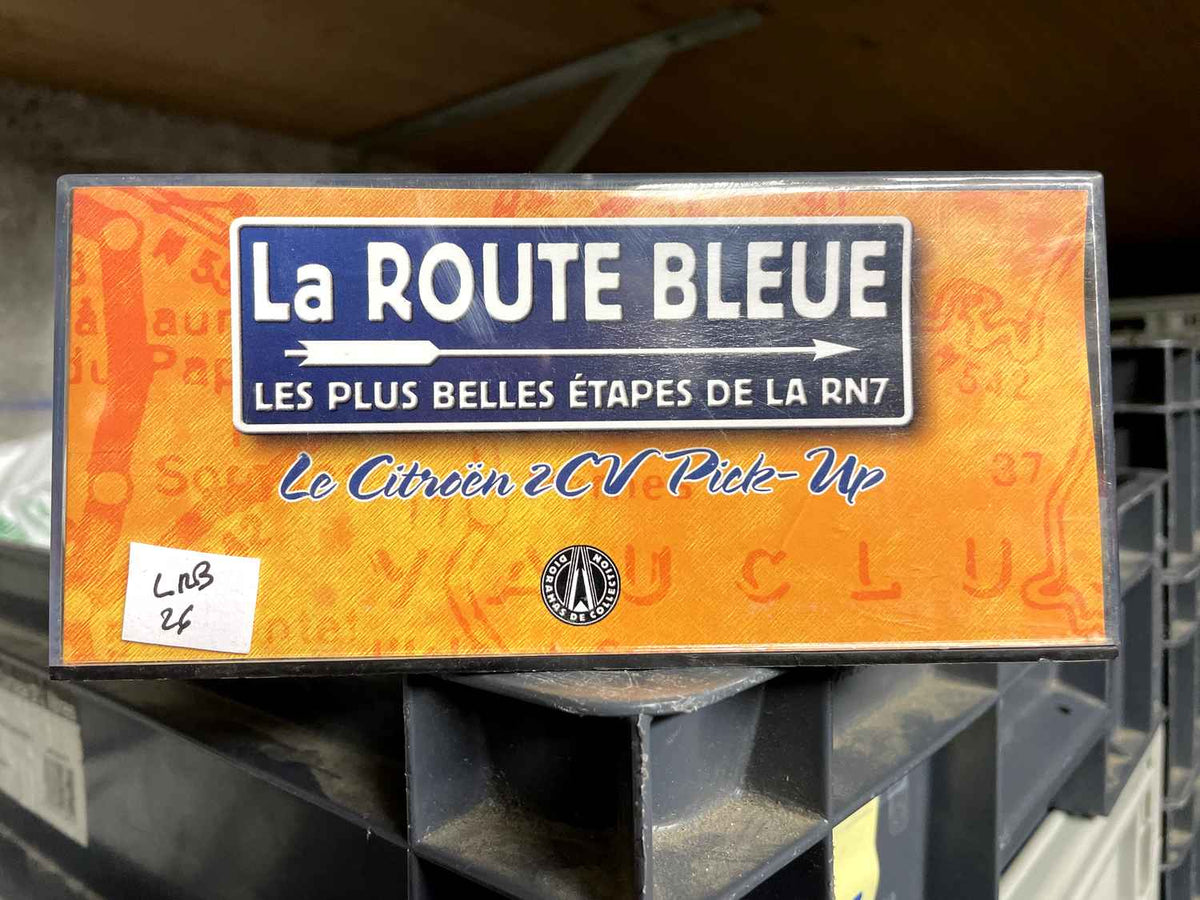 Citroën 2 CV Pickup Grau - La Nationale 7 - die blaue Straße