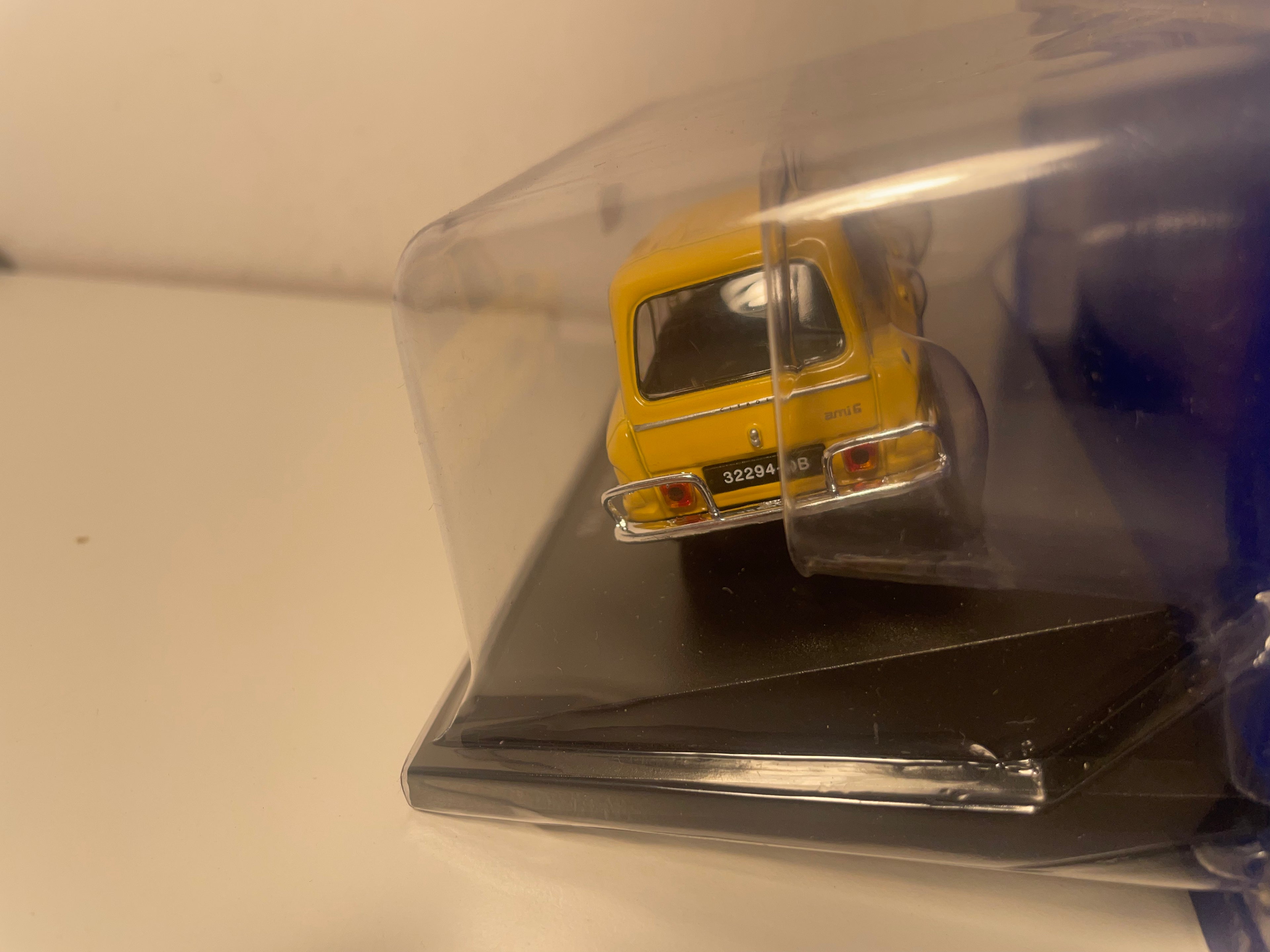 Citroën Ami 6 break jaune de 1968 - la Poste - PTT