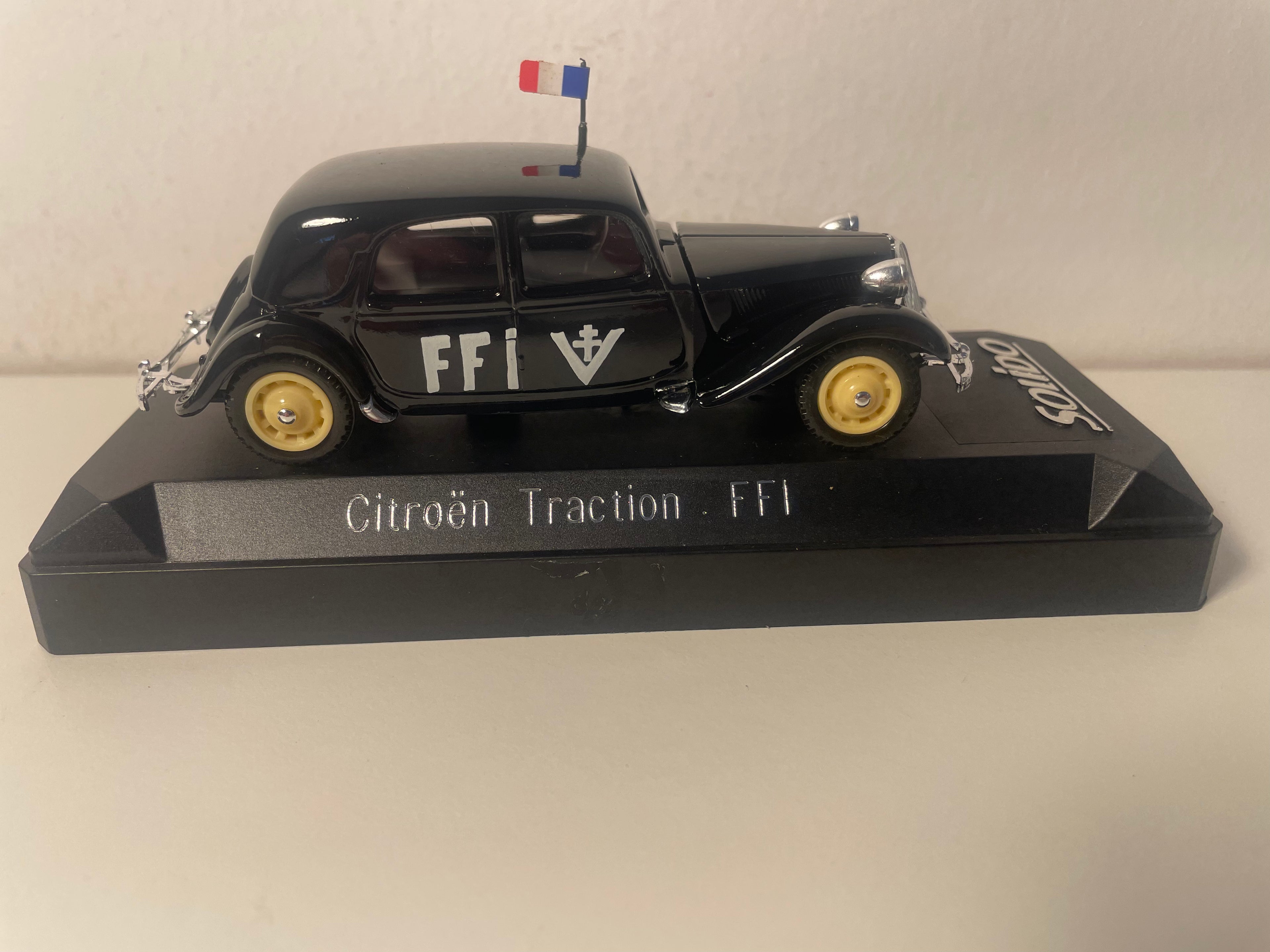 Citroën Traction noire FFI (plexi doos)