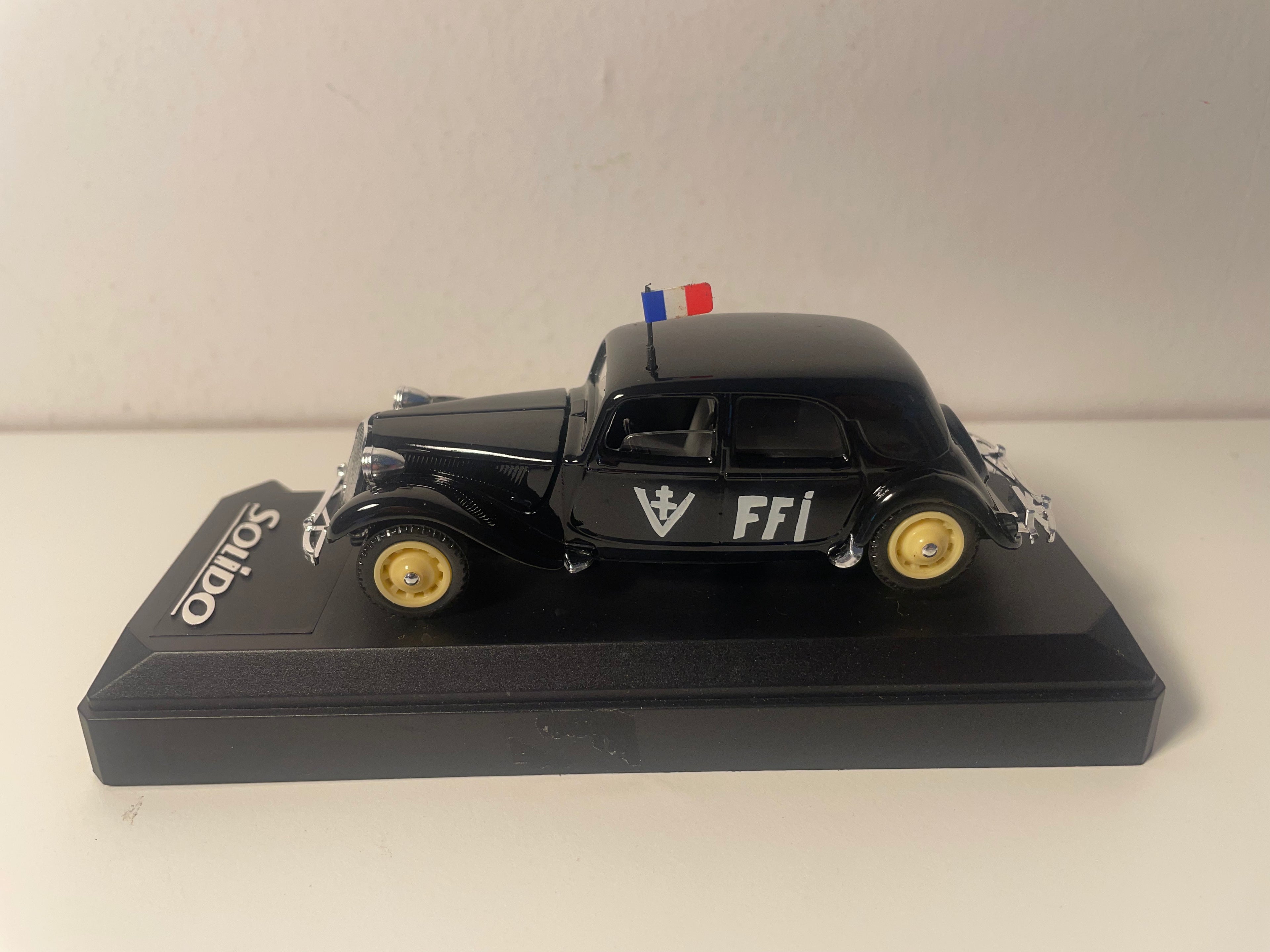 Citroën Traction noire FFI (plexi doos)