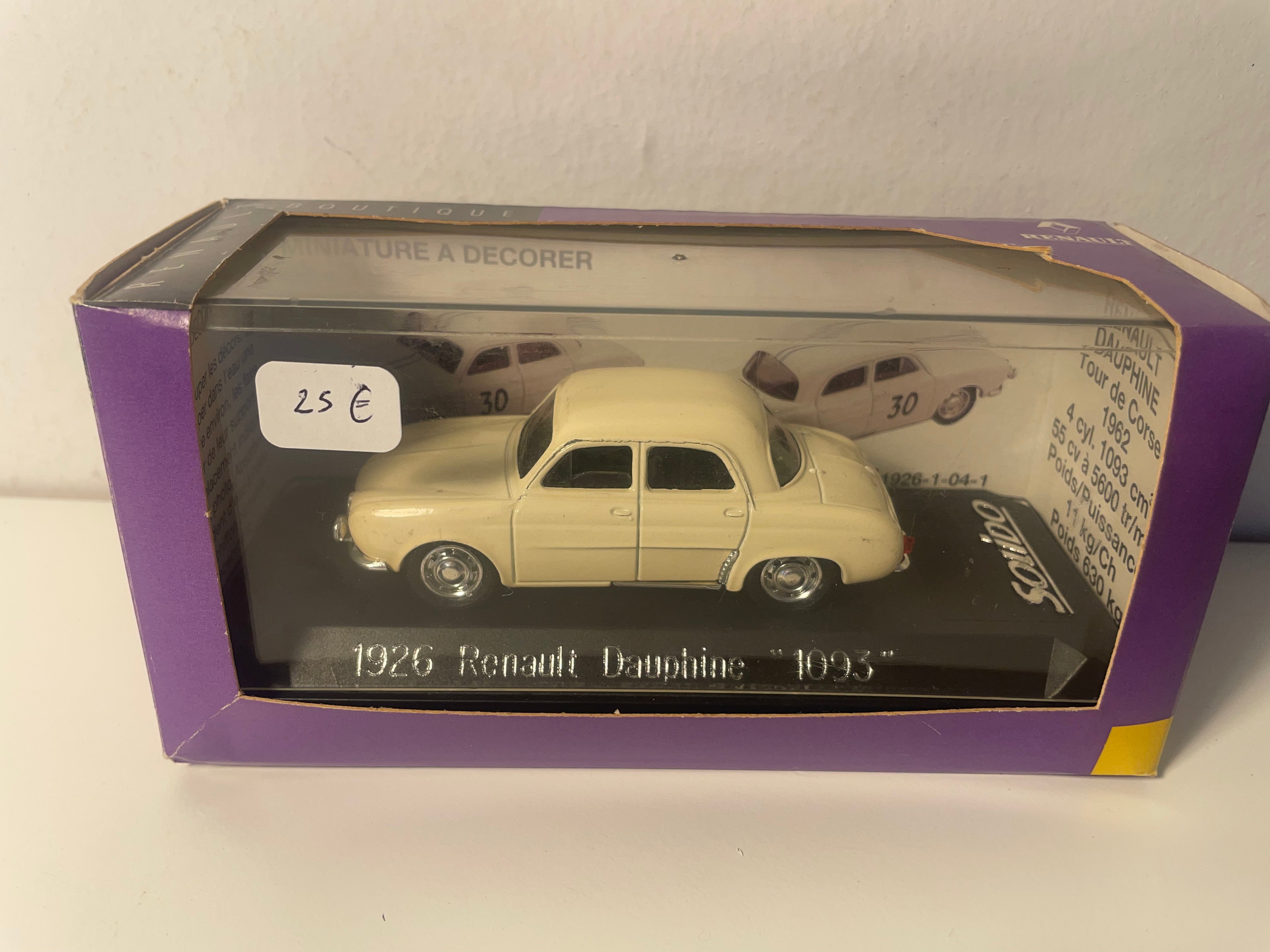 Renault Dauphine "1093" beige clair - Tour de Corse de 1962 (boite en carton violette)