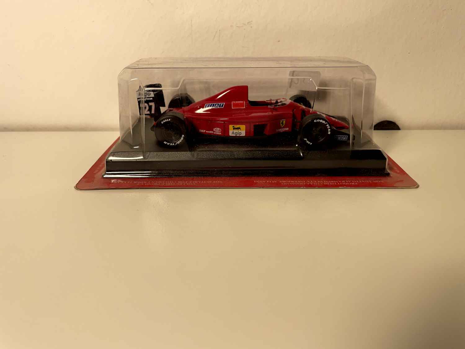 Ferrari F1-89 rout Nummer 27 aus 19879 - Formel 1 - Nigel Mansell