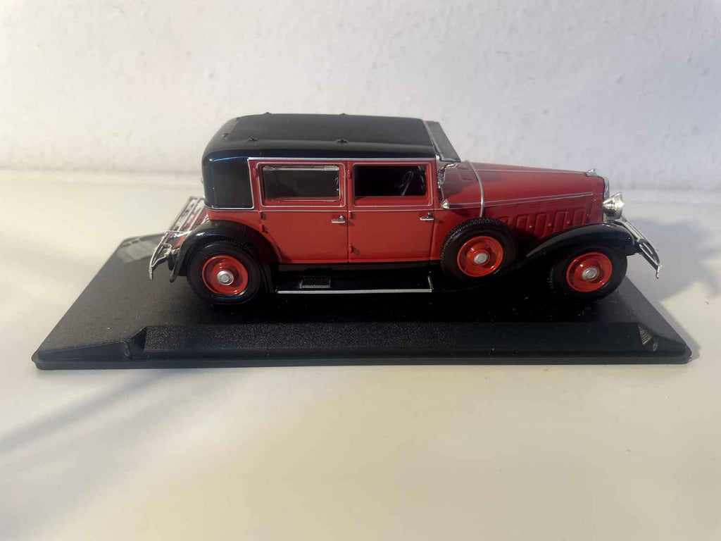 Renault Rainasport ? rood met zwart dak (MINIROUTE referentie 82)