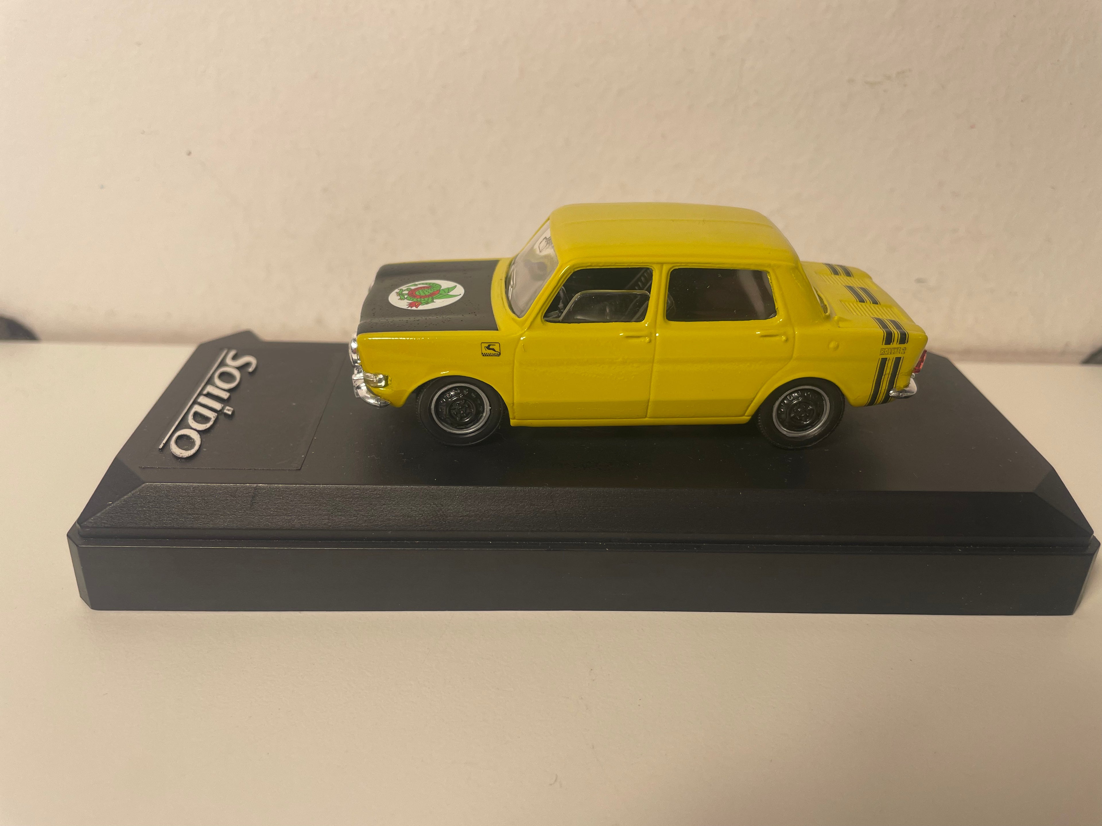 Simca 1000 Rallye "SRT" amarillo mostaza y negro (referencia Solido 1860)