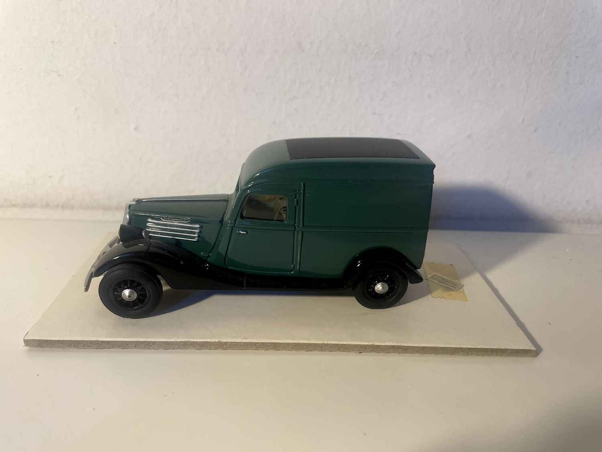Renault 800 Kg verte (MINIROUTE référence 61)