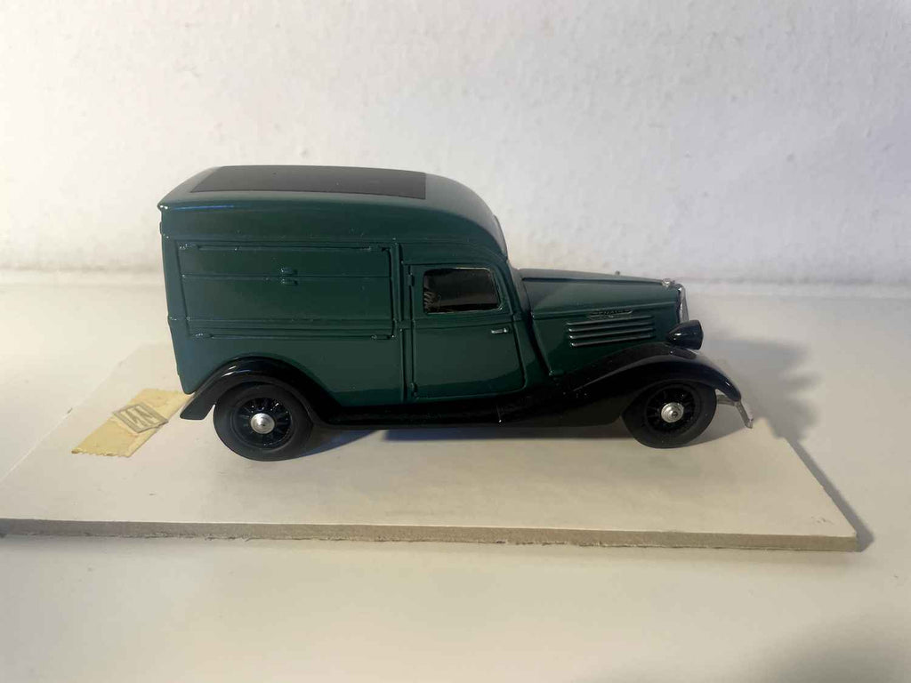 Renault 800 Kg verte (MINIROUTE référence 61)