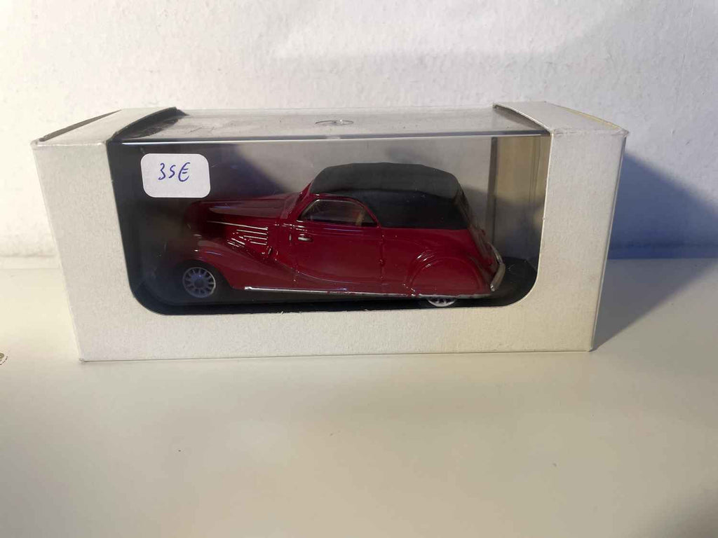 Renault Viva Grand Sport Coupé bordowy z 1938 roku (referencja MINIROUTE 72)