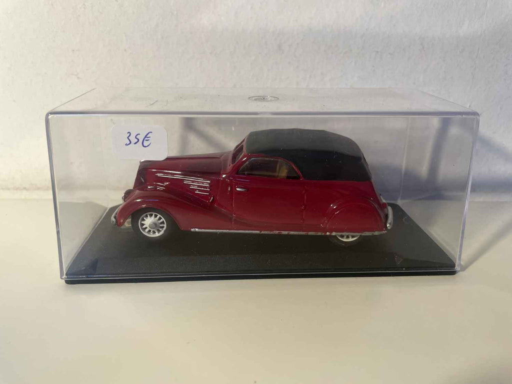 Renault Viva Grand Sport Coupé bordowy z 1938 roku (referencja MINIROUTE 72)