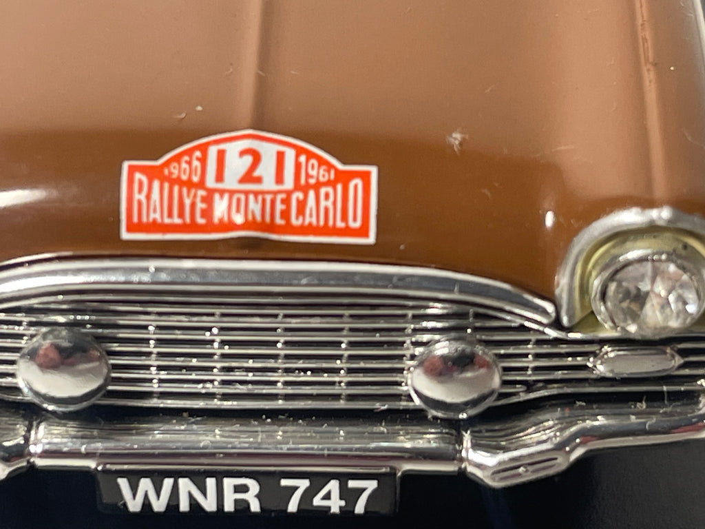 Vauxhall Cresta Braun und Beige Nummer 121 - Rallye Monte-Carlo 1966 - VANGUARDS CORGI
