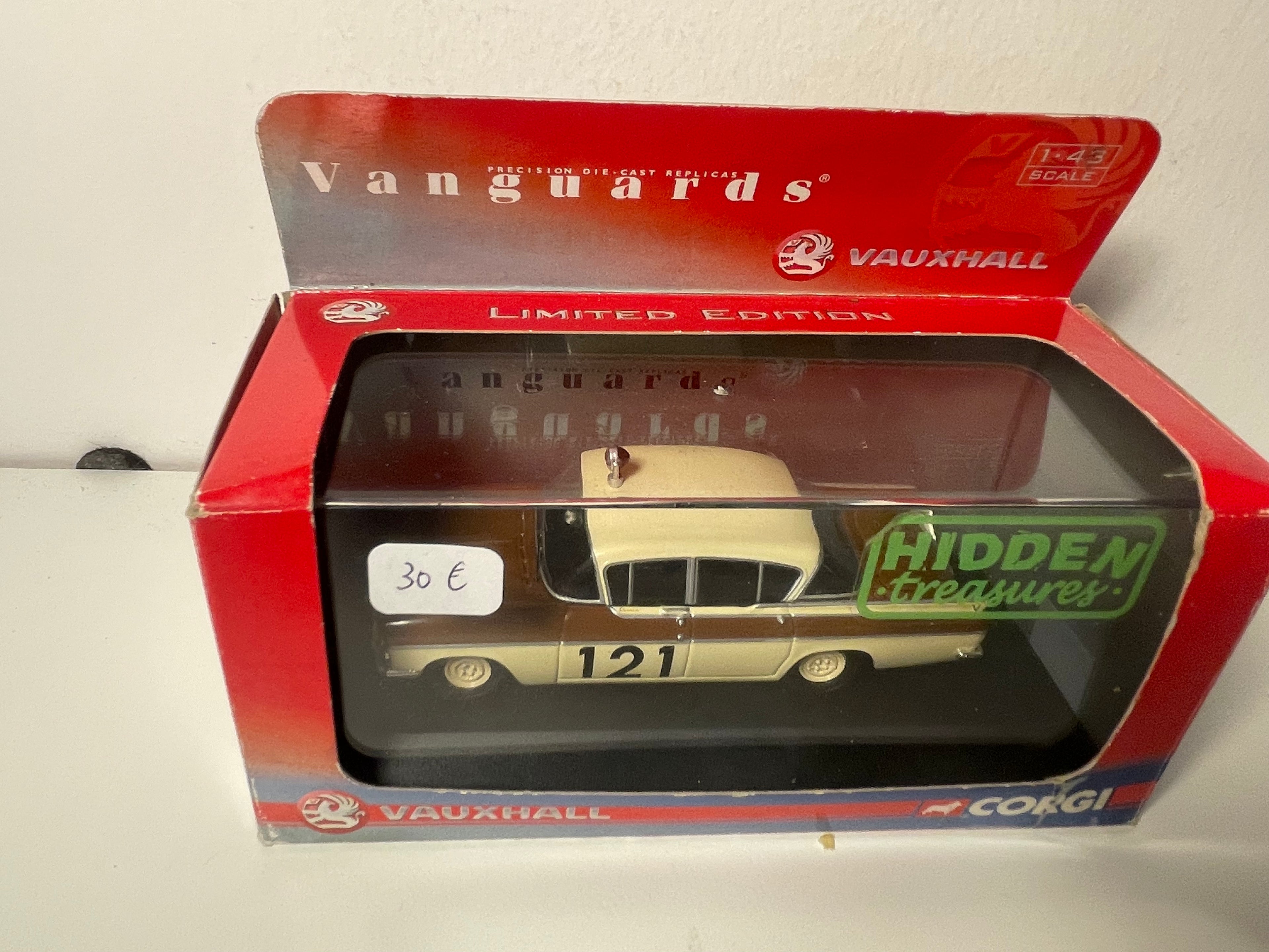 Vauxhall Cresta Braun und Beige Nummer 121 - Rallye Monte-Carlo 1966 - VANGUARDS CORGI