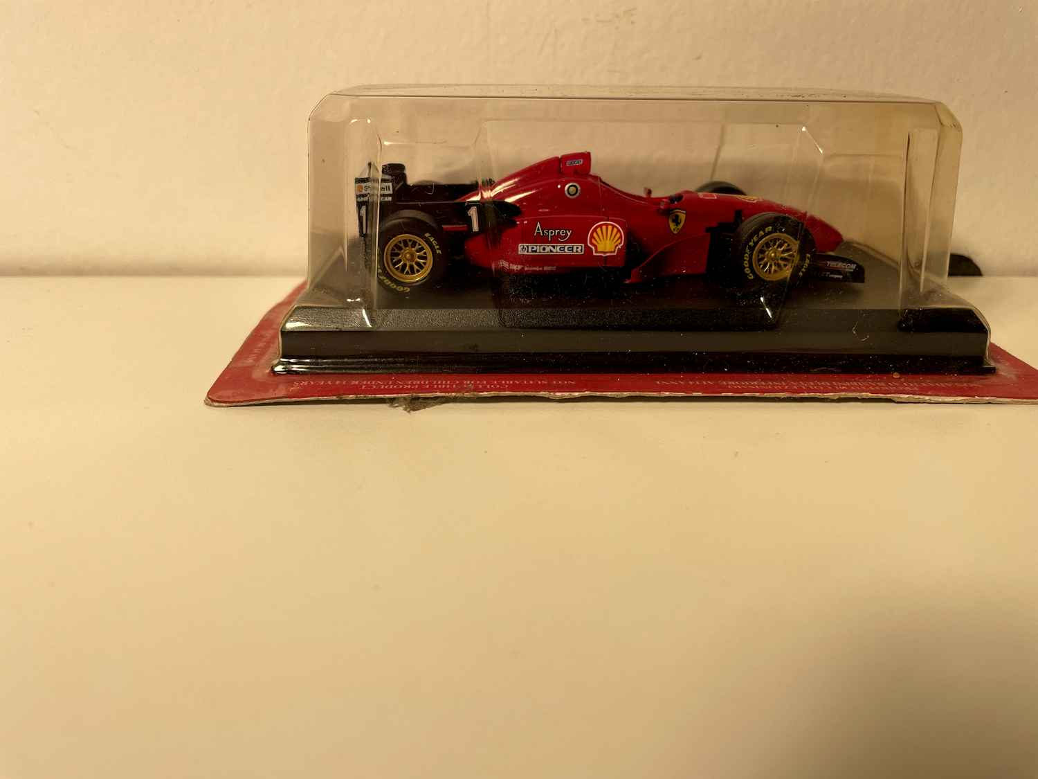 Ferrari F310 rout Nummer 1 aus 1996 - Formel 1 - Mickael Schumacher