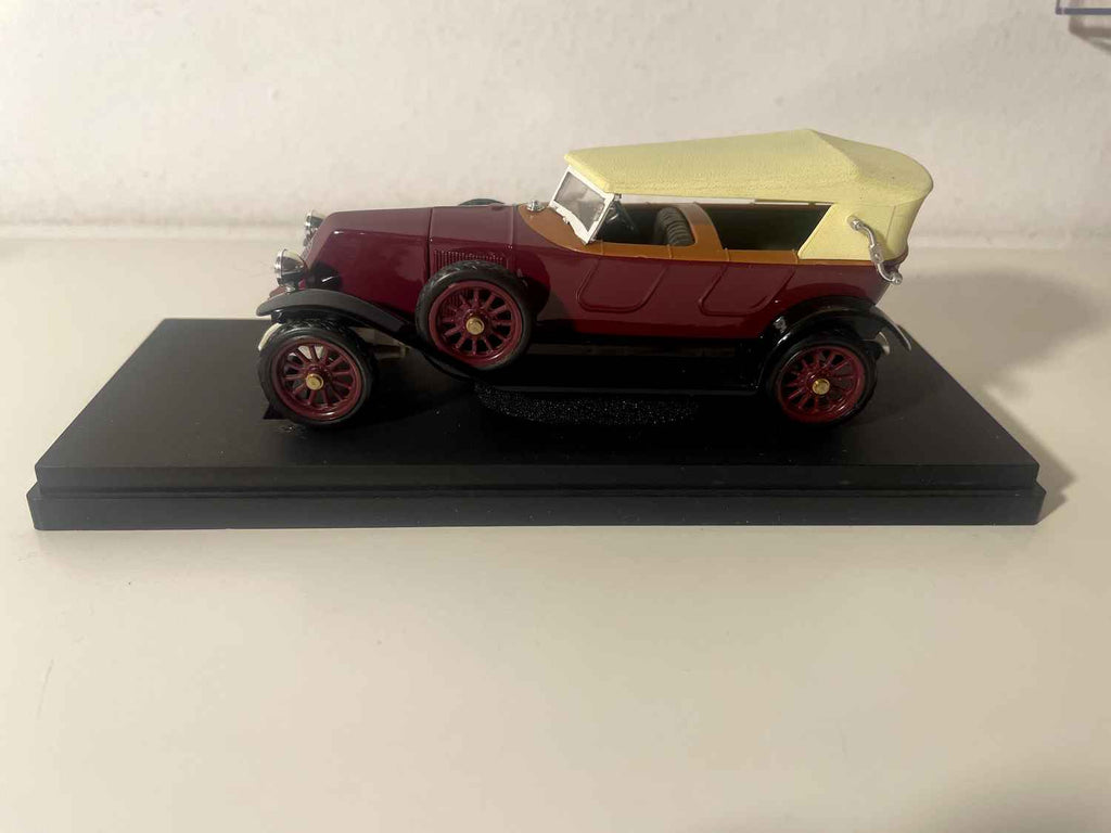 Renault 40 CV Torpédo bordeaux e tetto crema del 1923 (RIO)