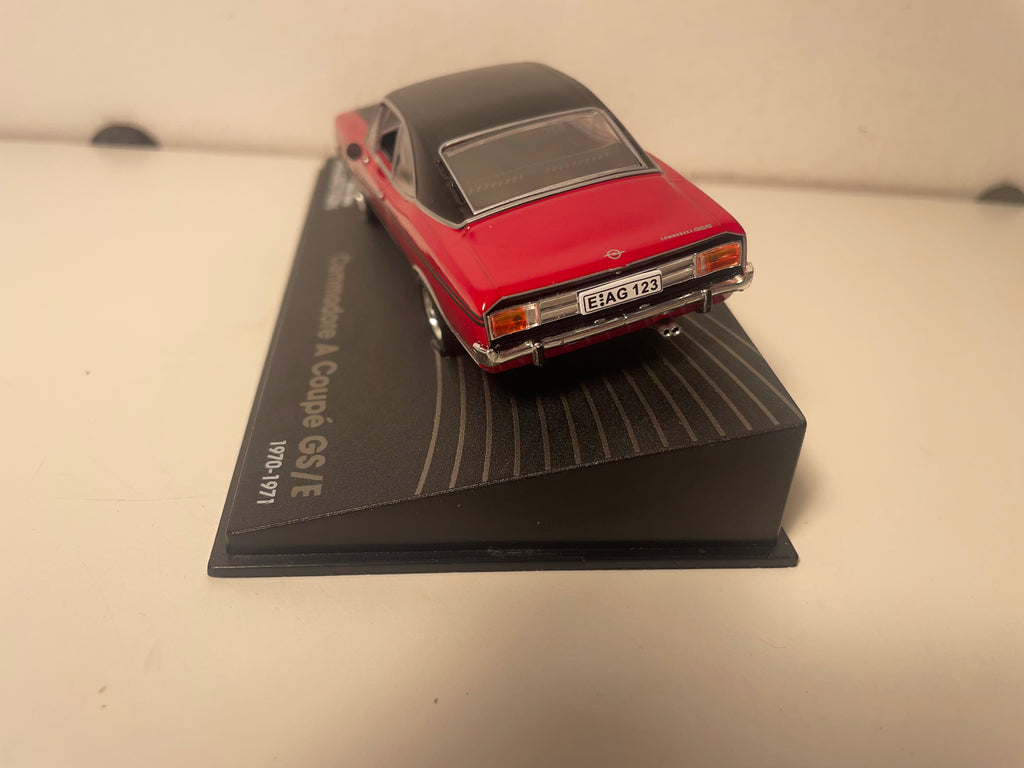 Opel Commodore A Coupé GS/E rosso scuro e nero dal 1970-1971