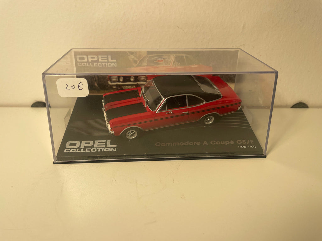 Opel Commodore A Coupé GS/E rosso scuro e nero dal 1970-1971