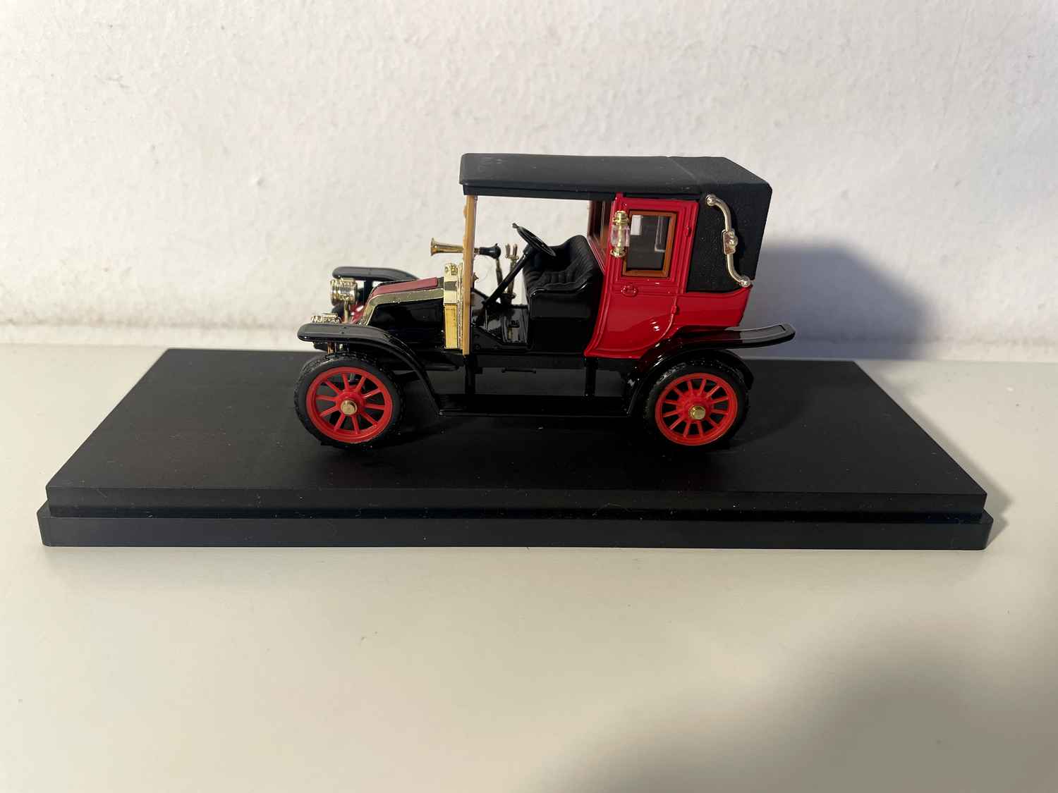 Renault AG Fiacre z 1910 roku - Taksówka z La Marne (RIO nr 35)