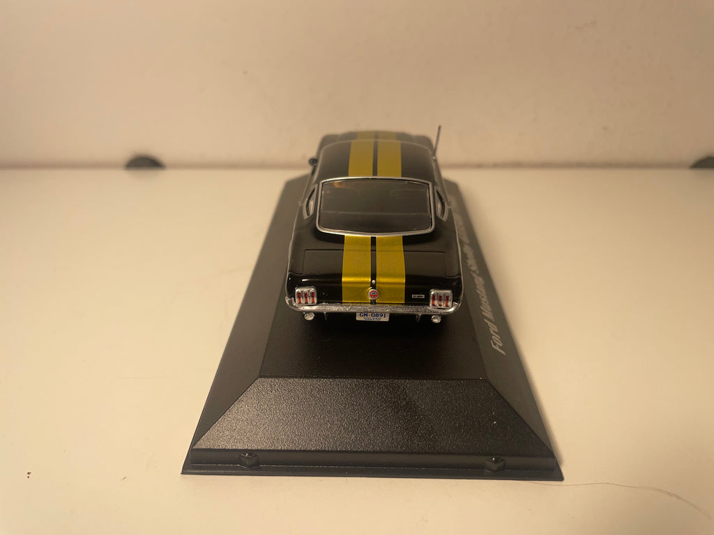Ford Mustang Shelby GT350H noir et or de 1966