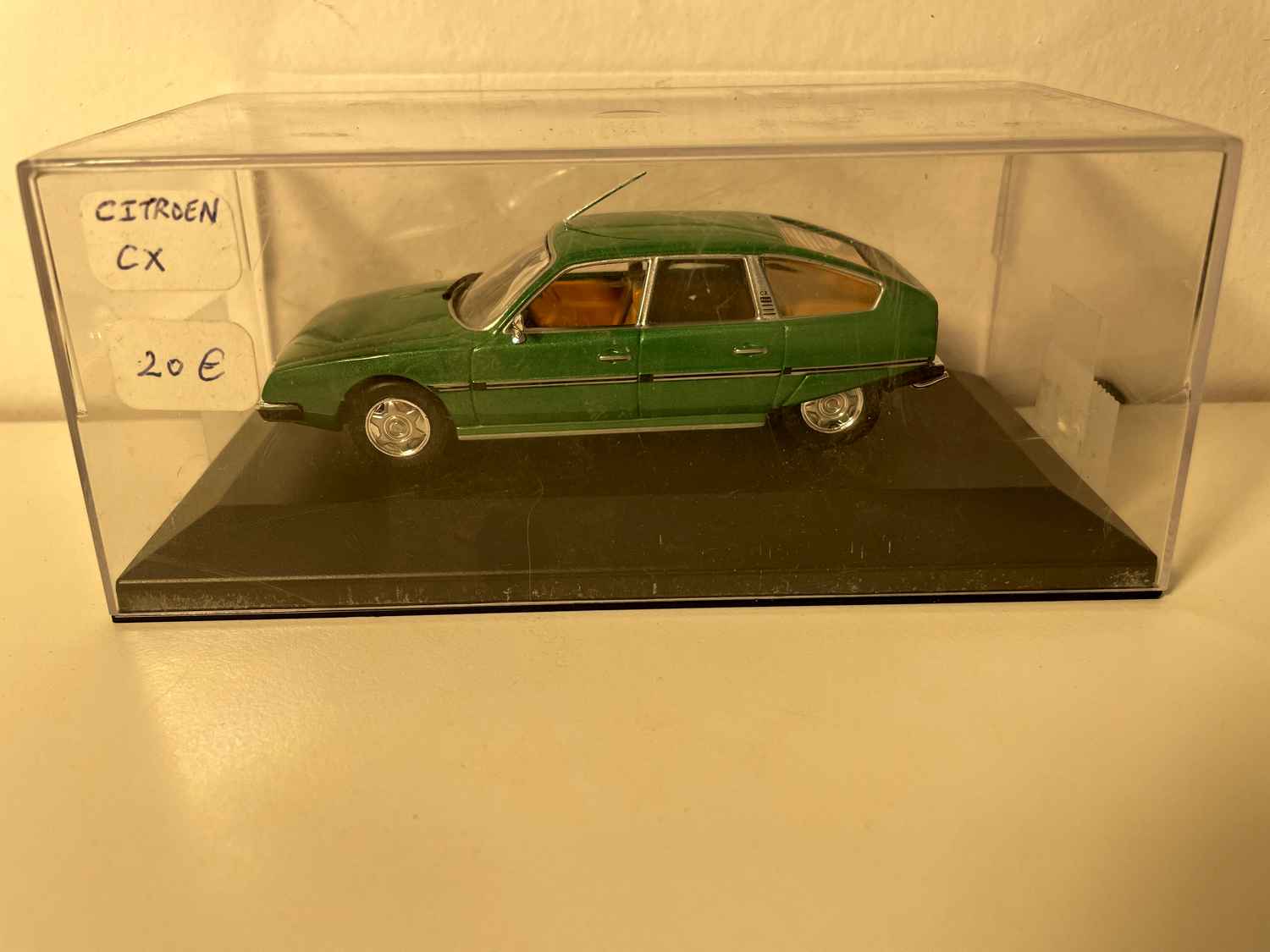 Citroën CX Green (car added on a base - plexiglass box)