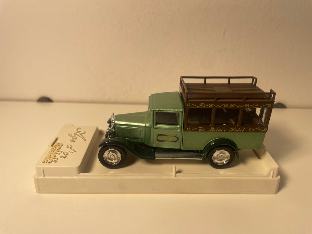 Grüner und brauner Minibus "Palace Hotel" - Solido Referenz 4405