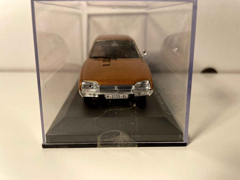 Citroën CX2400 Pallas brązowy z 1976 roku