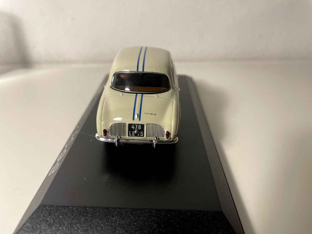 Renault Dauphine 1093 w kolorze jasnego białego z niebieskimi paskami - NOREV