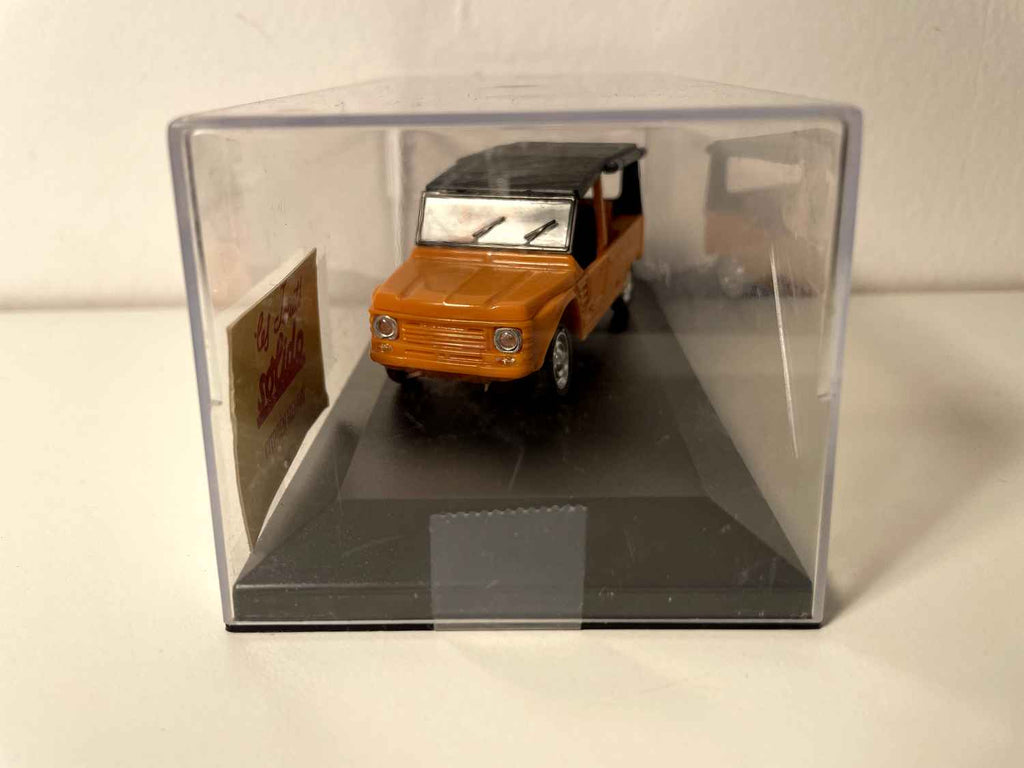 Oranje Citroën Méhari uit 1979 (plexidoos)