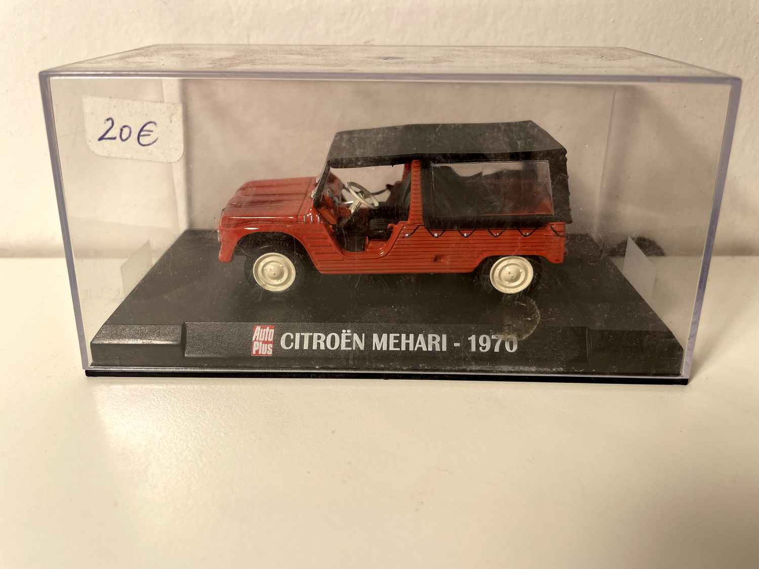 Citroën Méhari rouge orangé? de 1970 - Auto-Plus