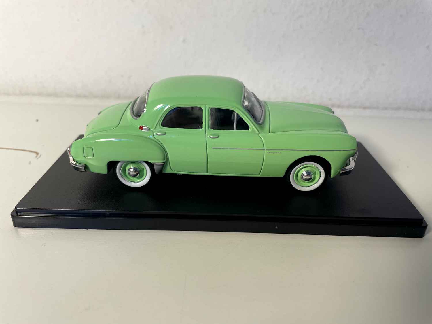 Renault Frégate Green Apple Sedan - ELIGOR reference 100957