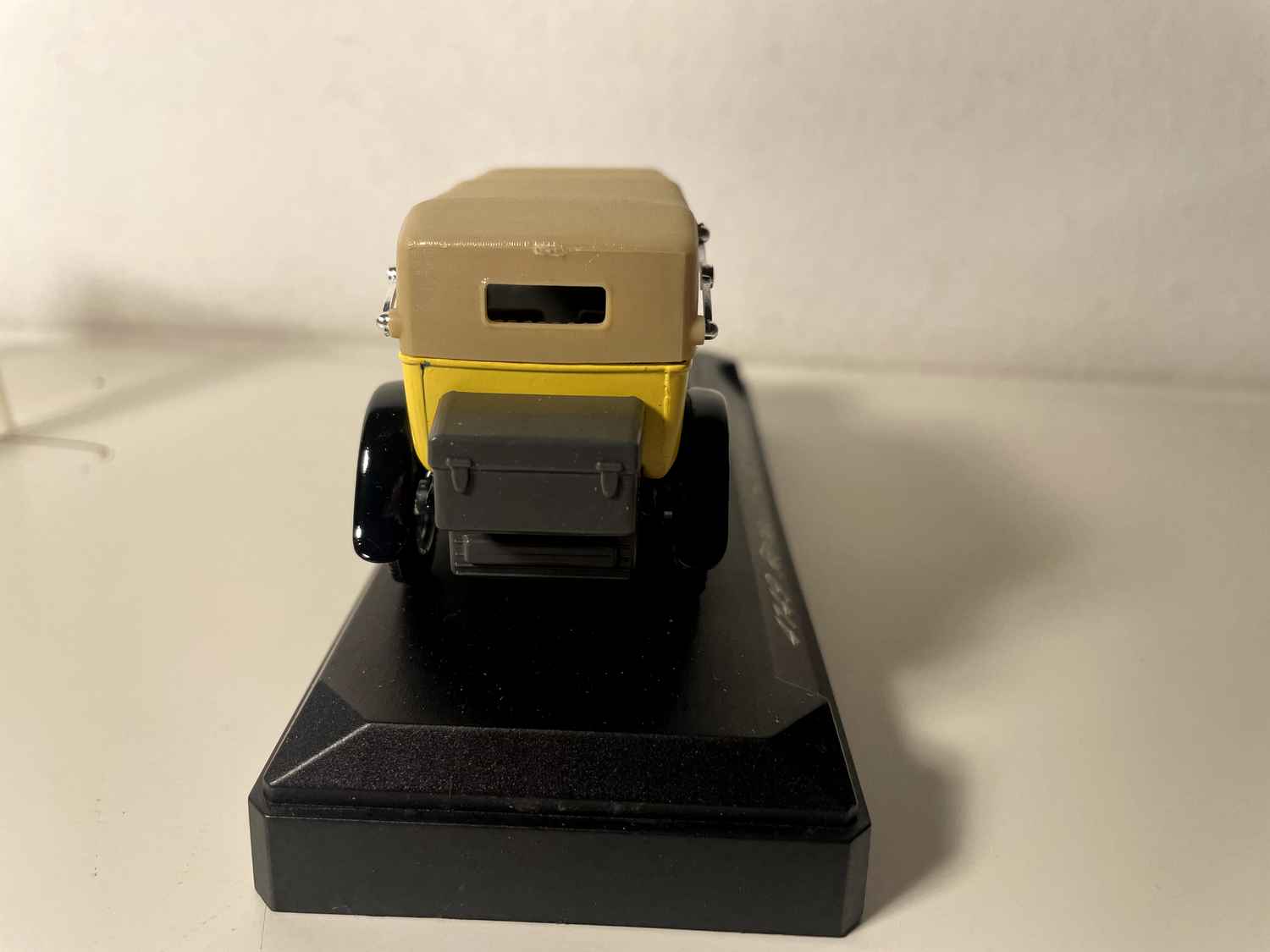 Renault 40CV Landaulet giel (Solido Referenz 4149)