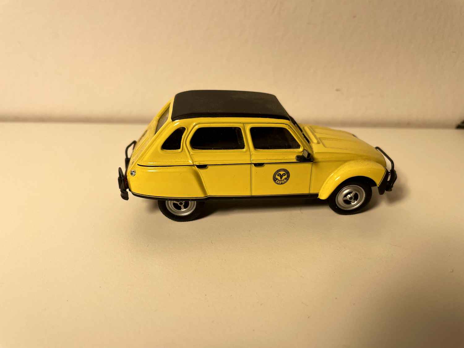 Citroën Dyane giel mat schwaarze Dëck - Norev (an Blister)