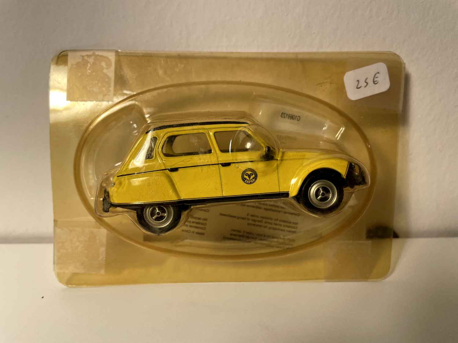 Citroën Dyane giel mat schwaarze Dëck - Norev (an Blister)