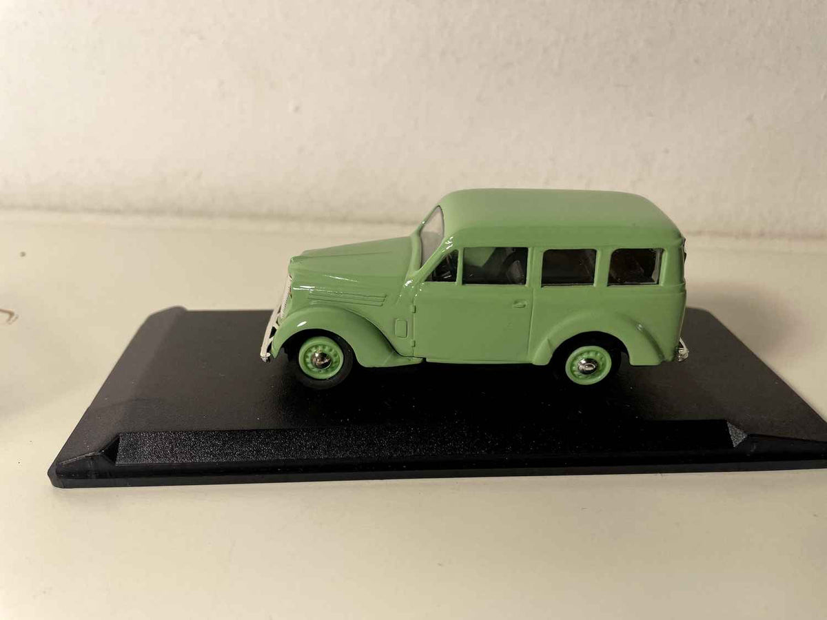Renault Juvaquatre fourgonnette vitrée verte - ELIGOR référence 1018 D