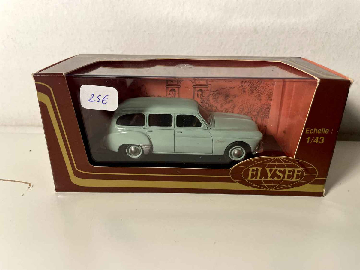 Renault Frégate Manoir verde pallido del 1959 (collezione ELYSEE)