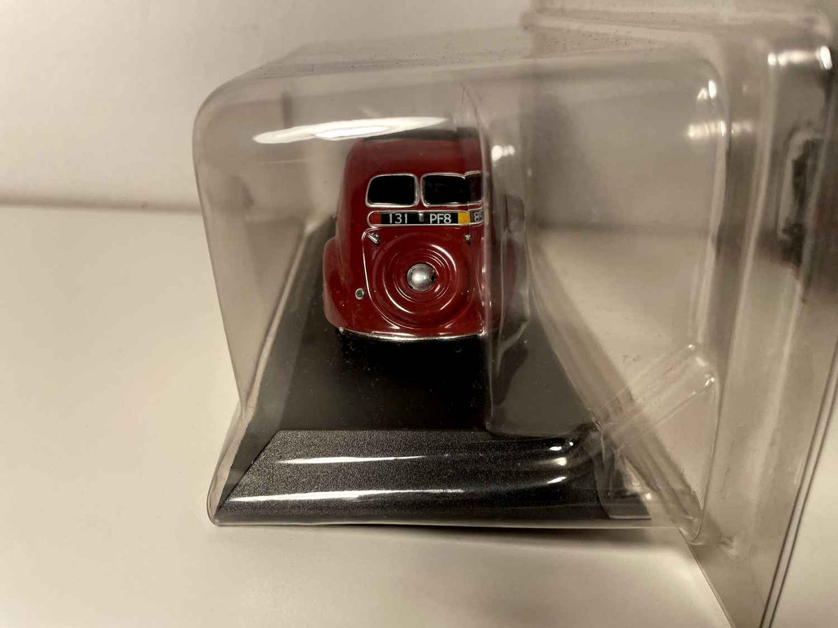 Peugeot 203 Darl'mat bordeaux a schwaarz vun 1953 (Blister)