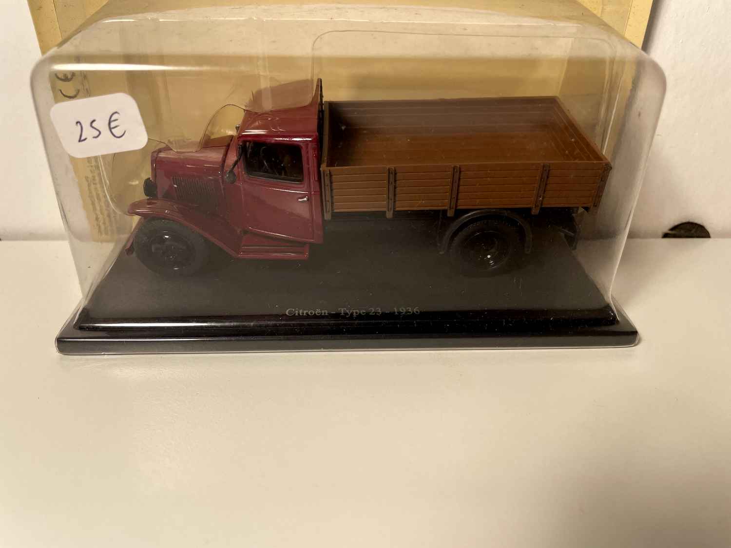 Camião Citroën tipo 23 de 1936 - cabine bordeaux e caixa castanha (embaixo do blister)
