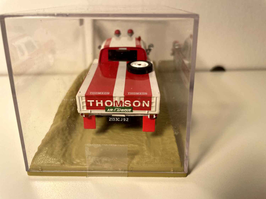 Peugeot 404 pick-up rouge et blanc N°165 (rallye Paris-Dakar 1979)