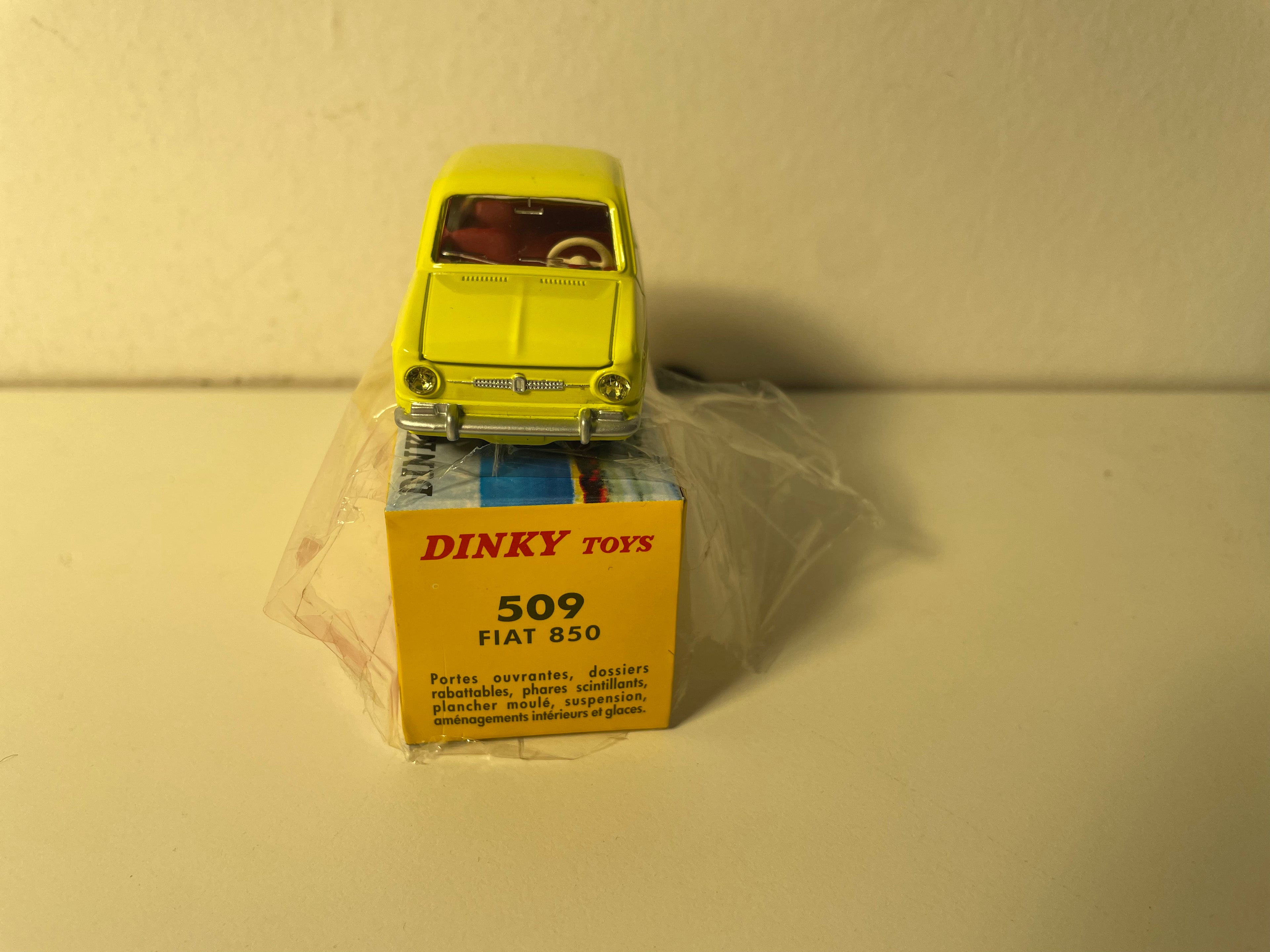 Fiat 850 amarillo Dinky-Toys (ediciones Atlas) - N°509
