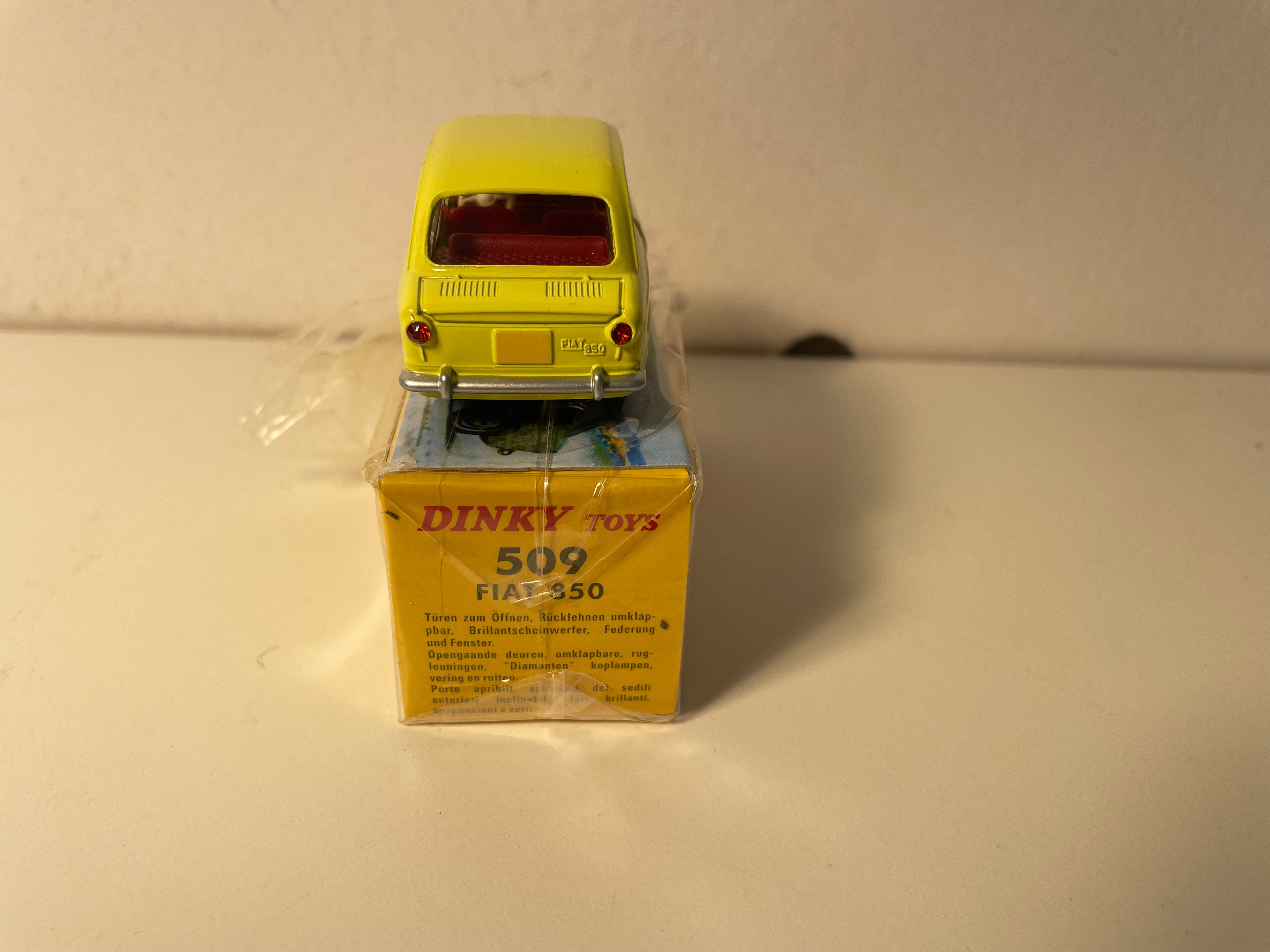 Fiat 850 amarillo Dinky-Toys (ediciones Atlas) - N°509
