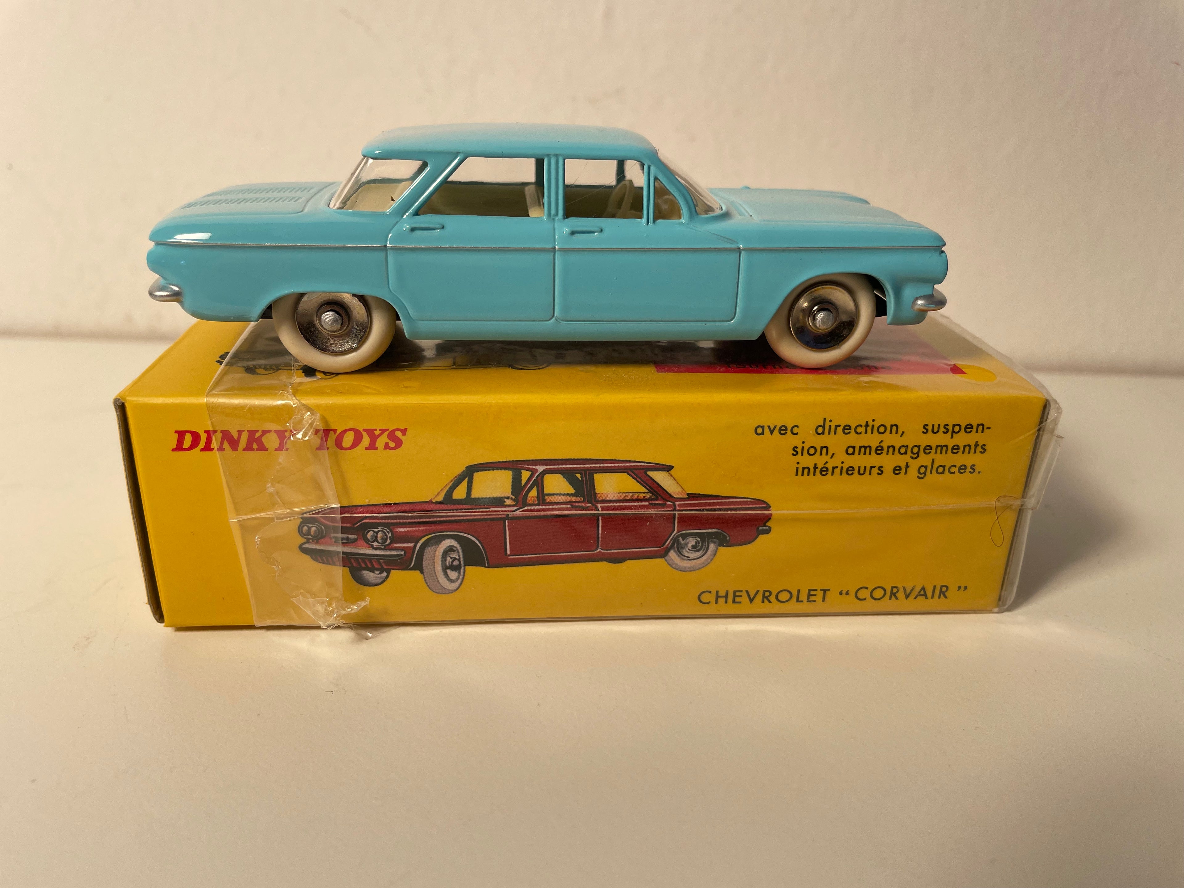 Chevrolet "Corvair" niebieski Dinky-Toys (edycja Atlas) - N°552