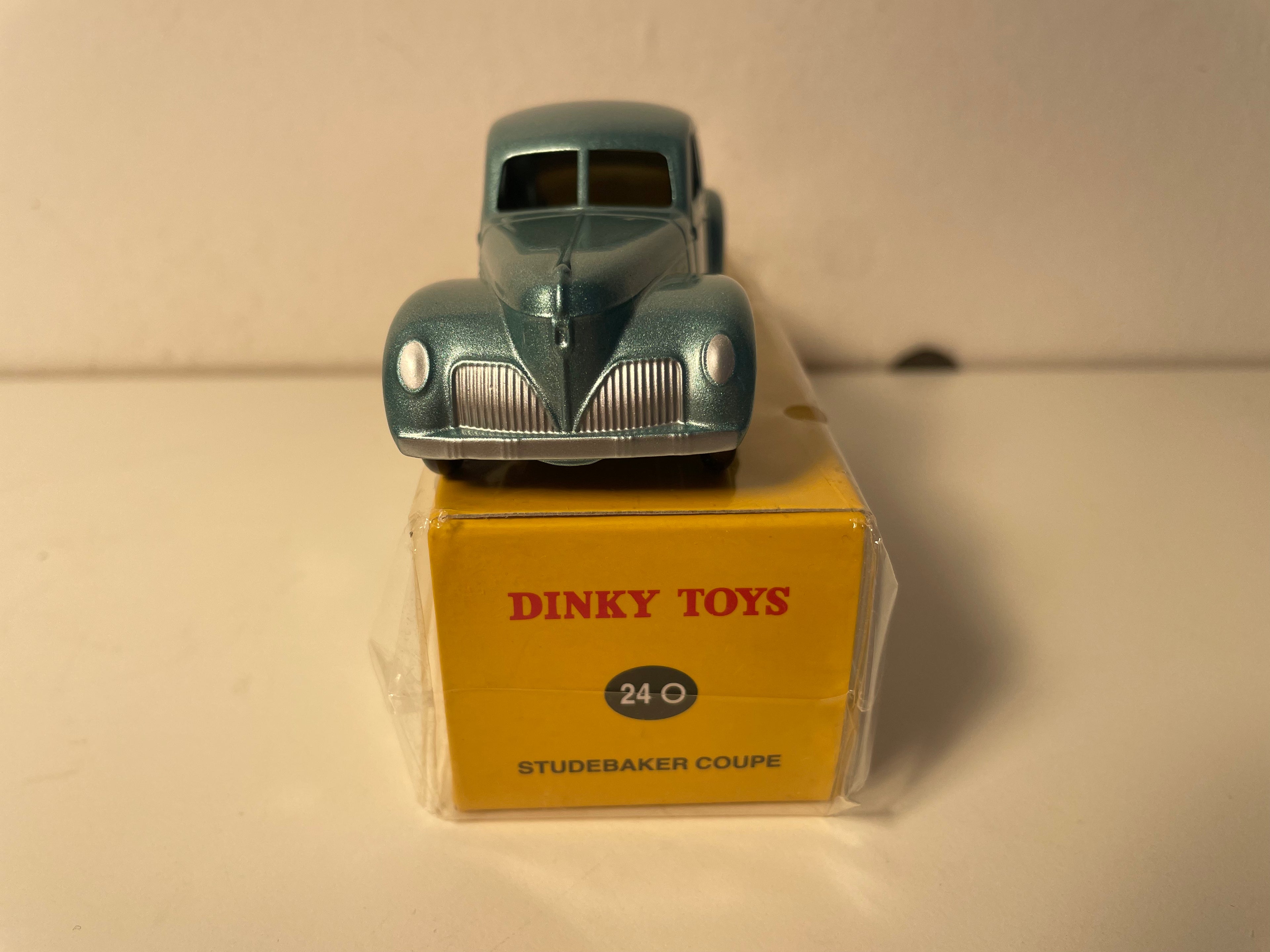 Studebaker coupé bleue Dinky-Toys (édition Atlas) - N°24 O