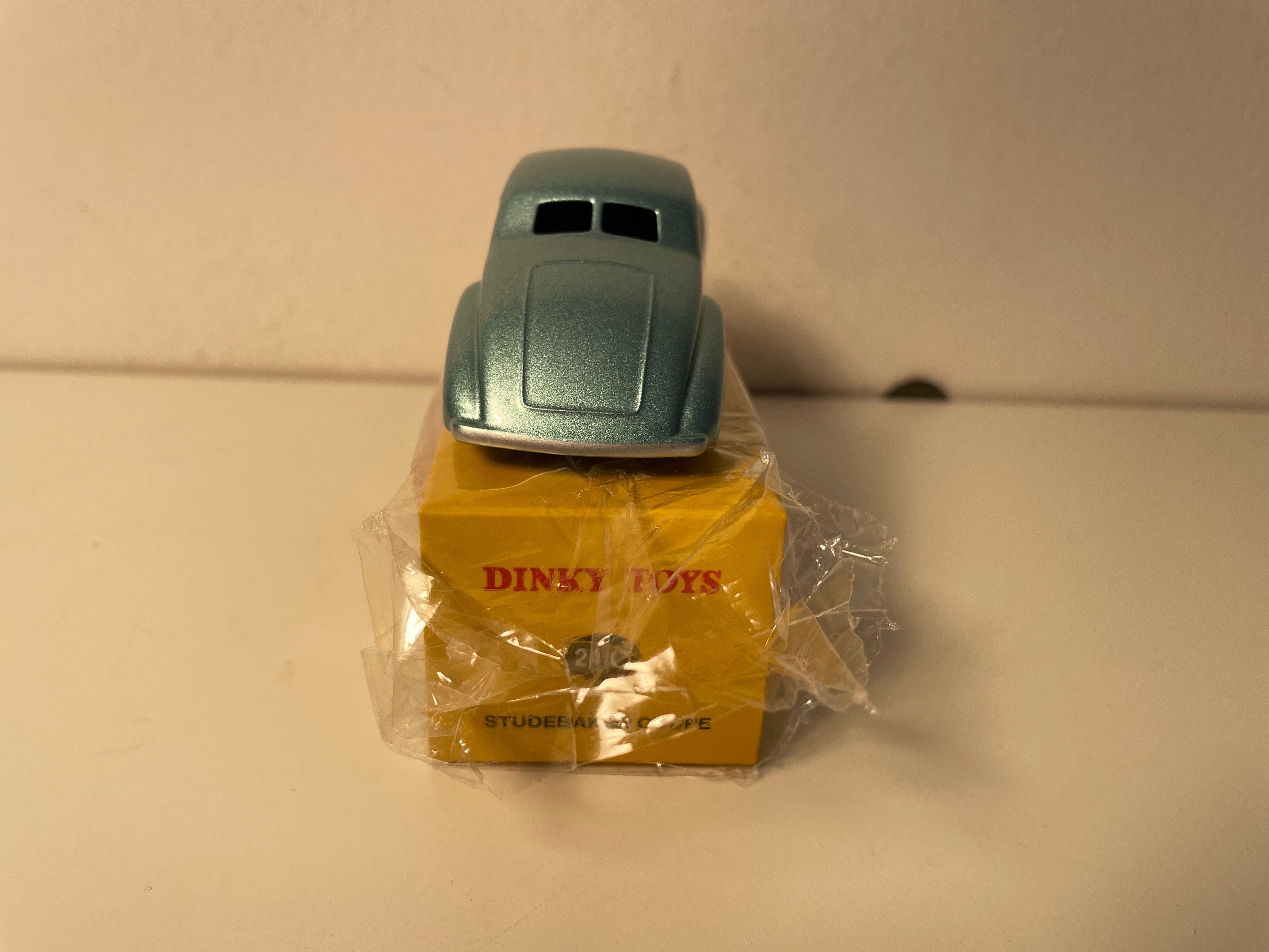 Studebaker coupé bleue Dinky-Toys (édition Atlas) - N°24 O