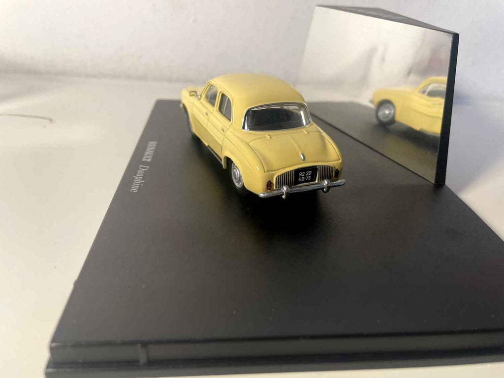 Renault Dauphine jasno żółty/beżowy (coffret boite rectangle) - Universal Hobbies