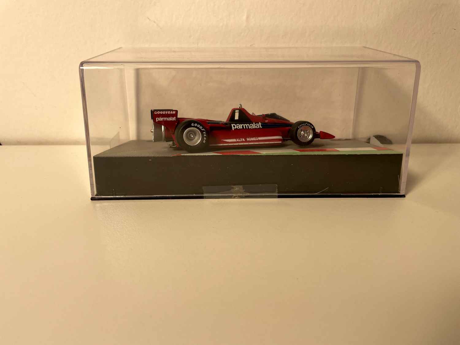 Brabham BT46B rouge et noire numéro 1 - Formule 1 - grand prix de Suède de 1978 (Niki Lauda)