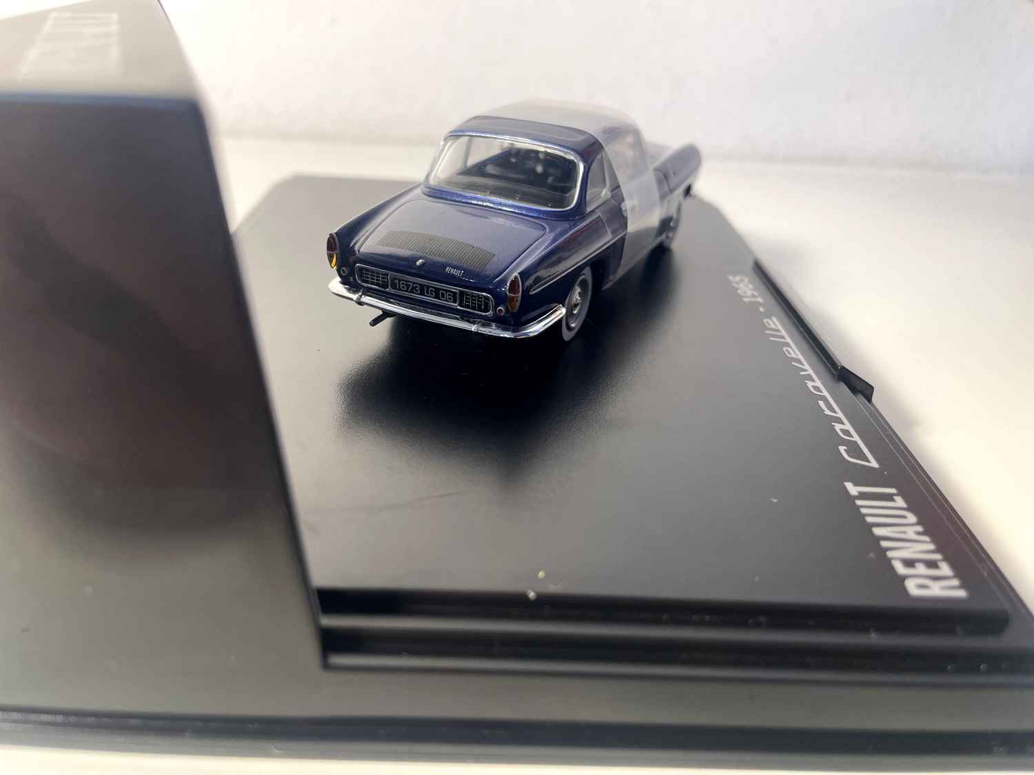Renault Caravelle donkerblauw van 1965 (rechthoekige doosset) - NOREV