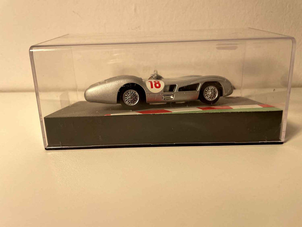 Mercedes W196 grijs nummer 18 van 1955 - Formule 1