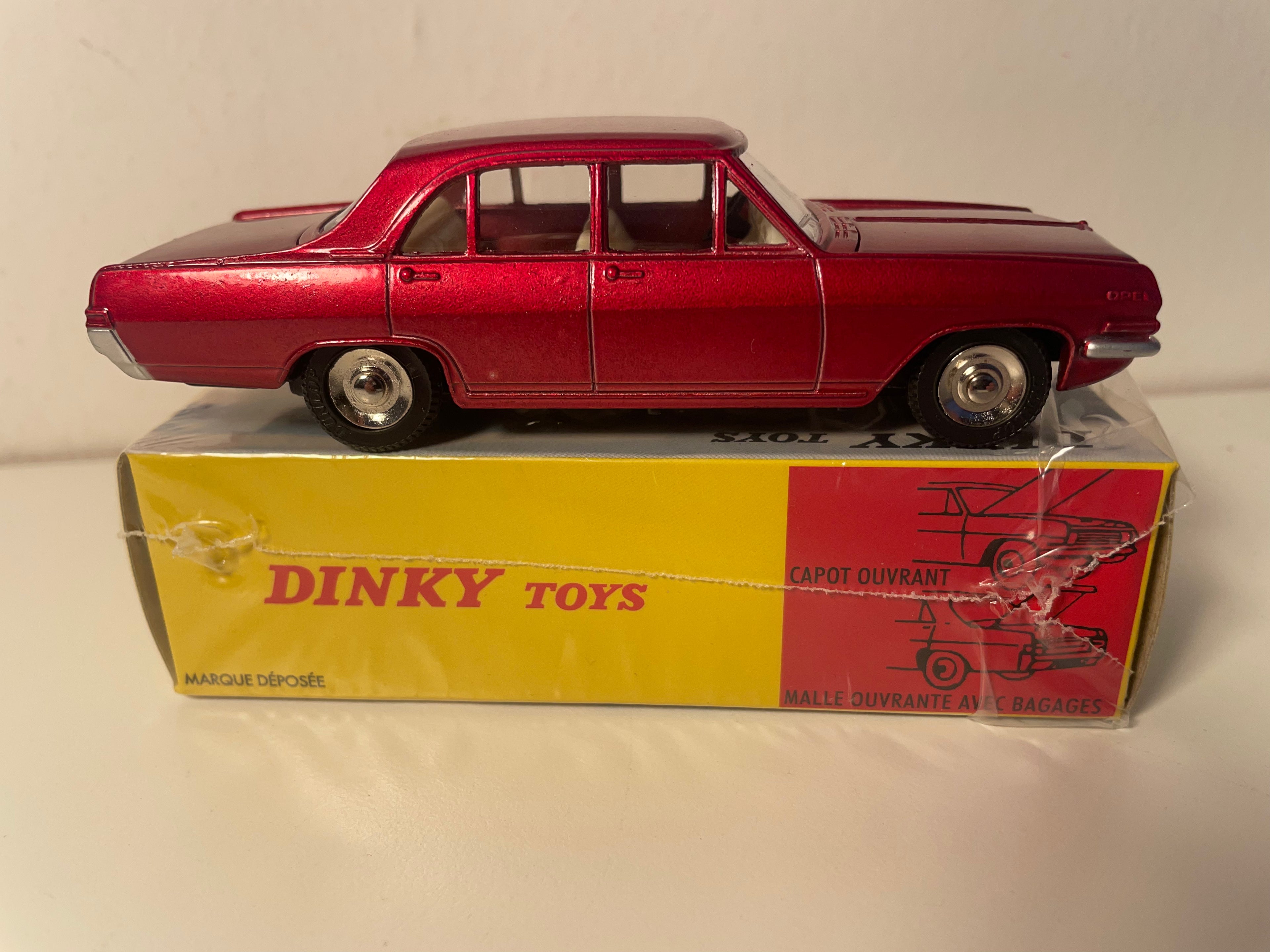 Opel Admiral Dark Red Dinky-Toys (Atlas Editions)