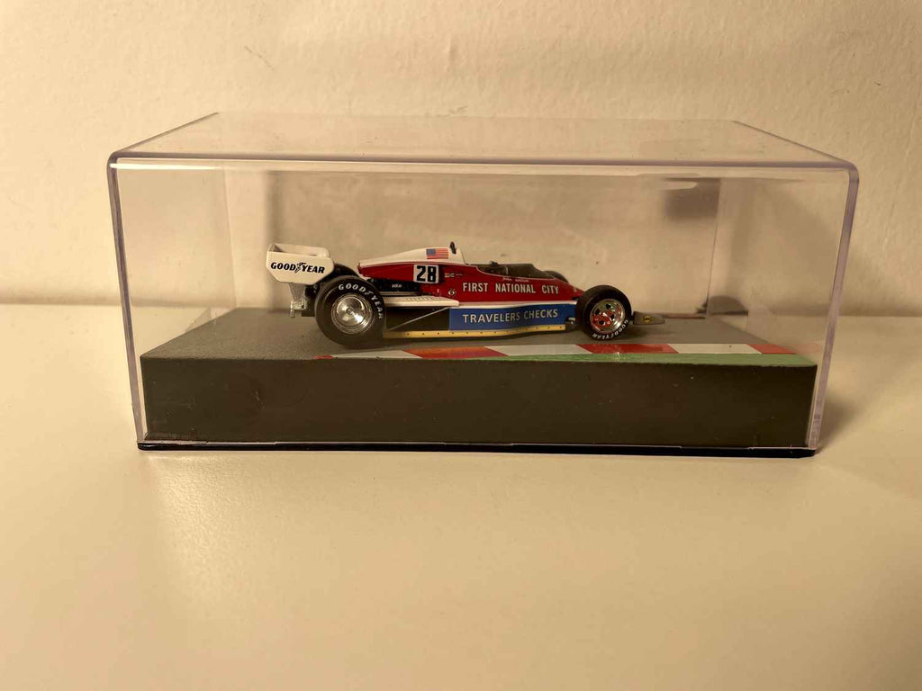 Penske PC4 blanche, rouge et bleue numéro 28 de 1976 - Formule 1 - John Watson